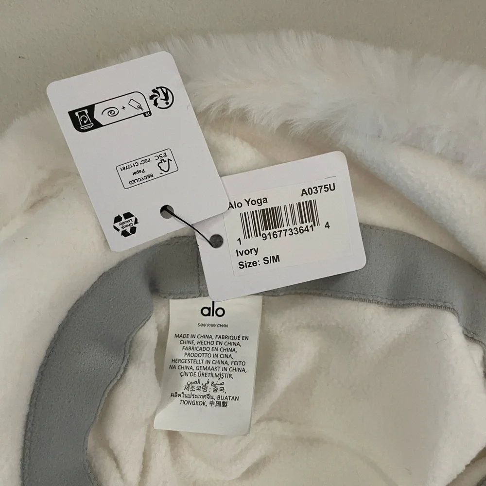 Alo NWT Faux Fur Bucket Hat Ivory Size S M - Picture 9 of 11
